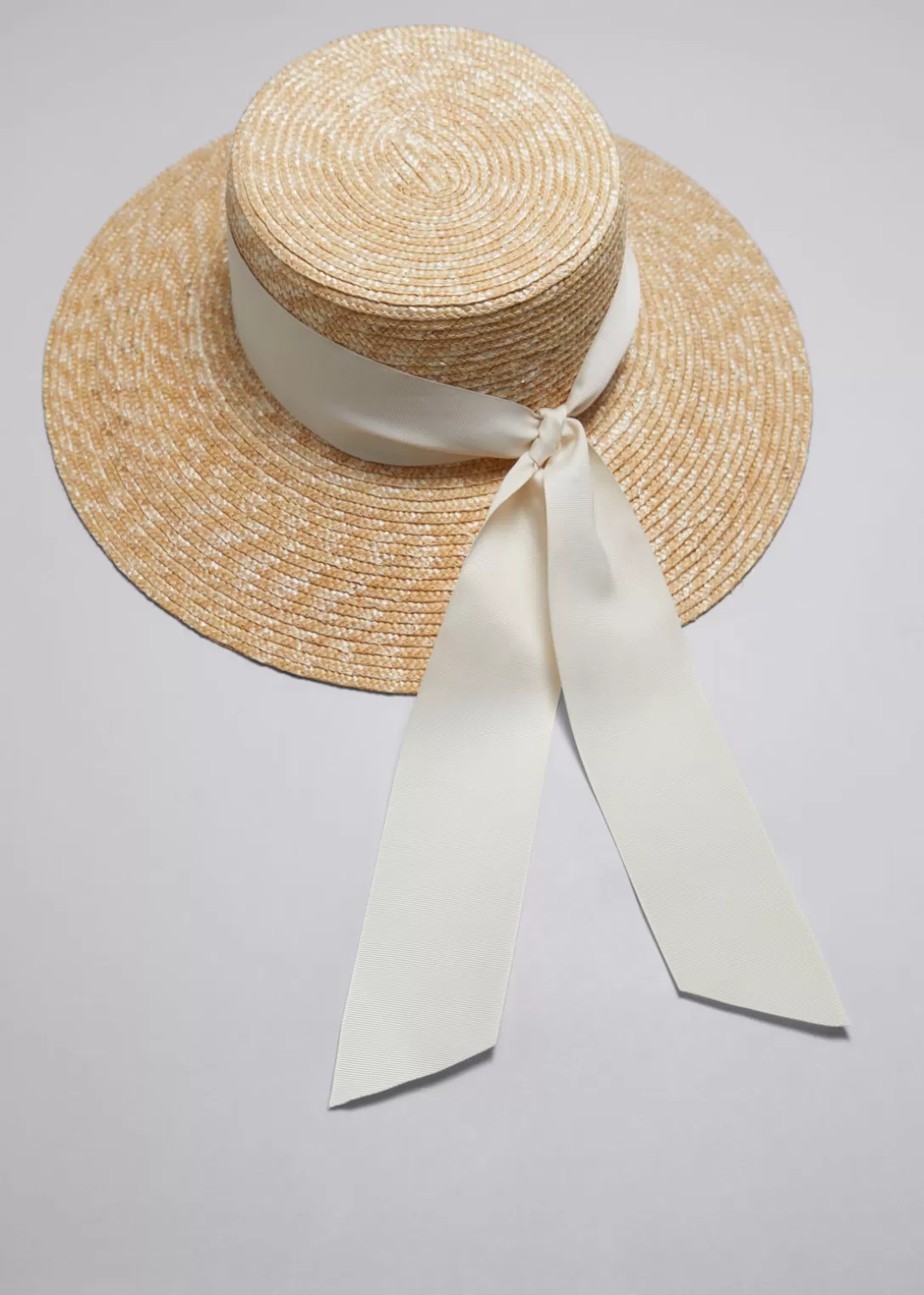 & Other Stories Chapeau En Classique Paille Sale