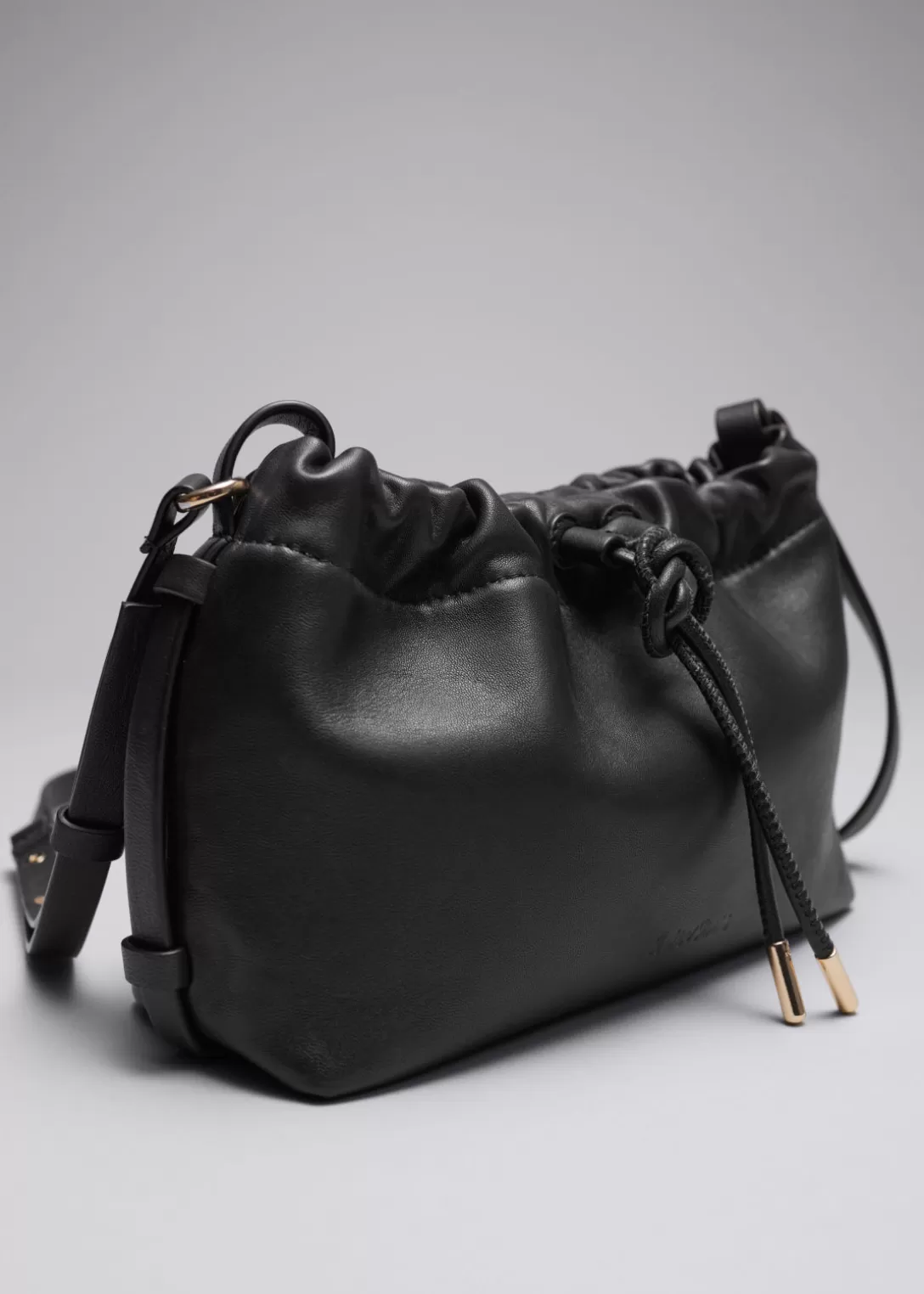 & Other Stories Petit Sac Porté épaule En Cuir à Cordon De Serrage Noir Best
