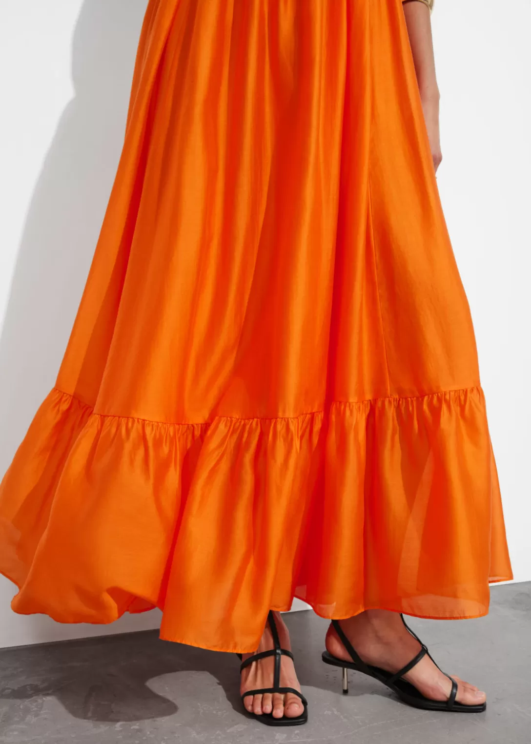 & Other Stories Robe Midi à Volant Orange Cheap