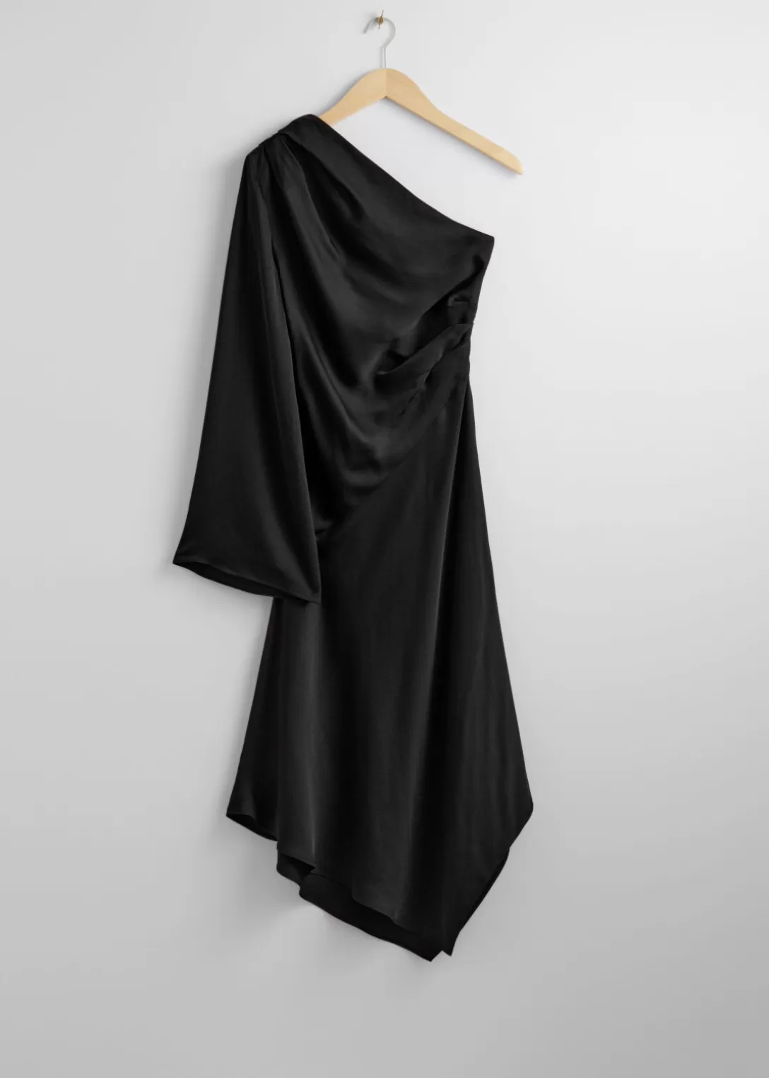 & Other Stories Robe Midi Asymétrique En Satin Noir Cheap