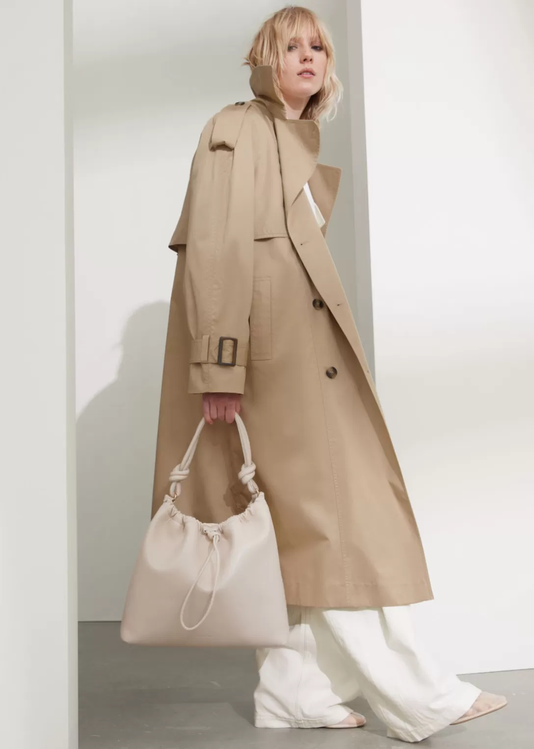 & Other Stories Trench-coat Avec Ceinture à Boucle Beige Outlet